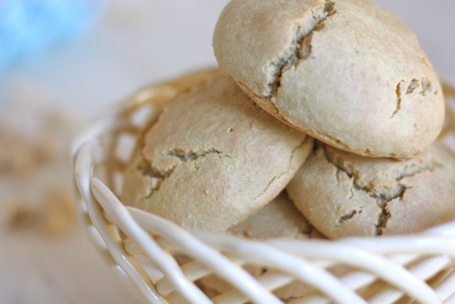 Enjoy your burger on a gluten free hamburger bun that will hold up to the biggest, messiest burger you can concoct.