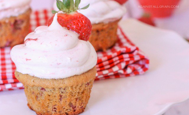 strawberry shortcake cupcakes horiz
