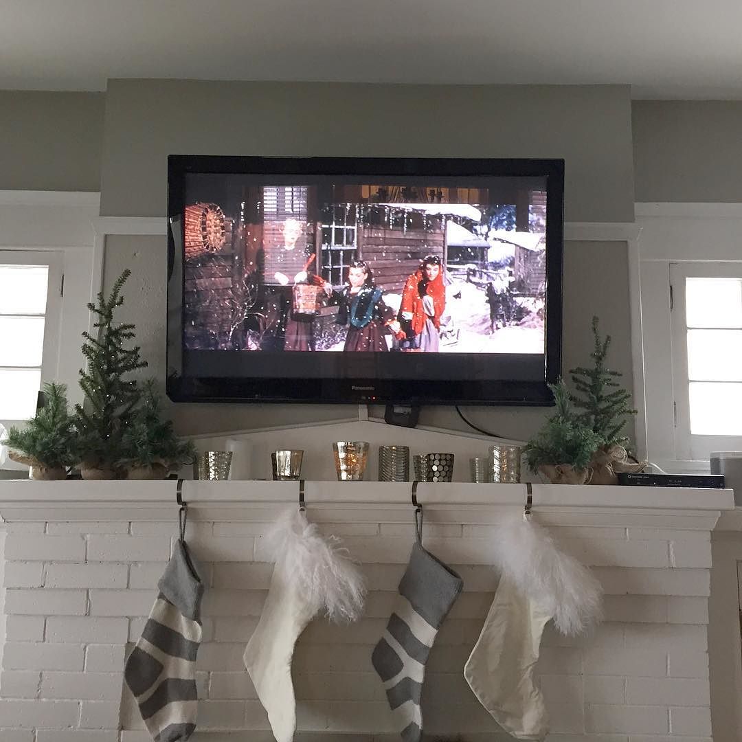 It_s_my_tradition_to_watch_this_every_year_while_I_decorate._First_person_to_name_it_gets_signed_copies_of_my_books_____favoritemovie