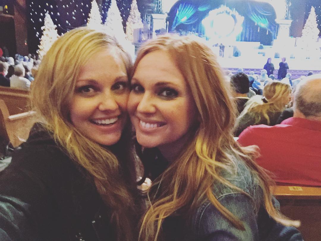 _tbt_to_spontaneously_getting_on_a_flight_with_E_the_morning_of_and_seeing_the__cma_Country_Christmas_show_in_Nashville__I_m_officially_ready_to_deck_the_halls______cmacountrychristmas__CMAChristmas