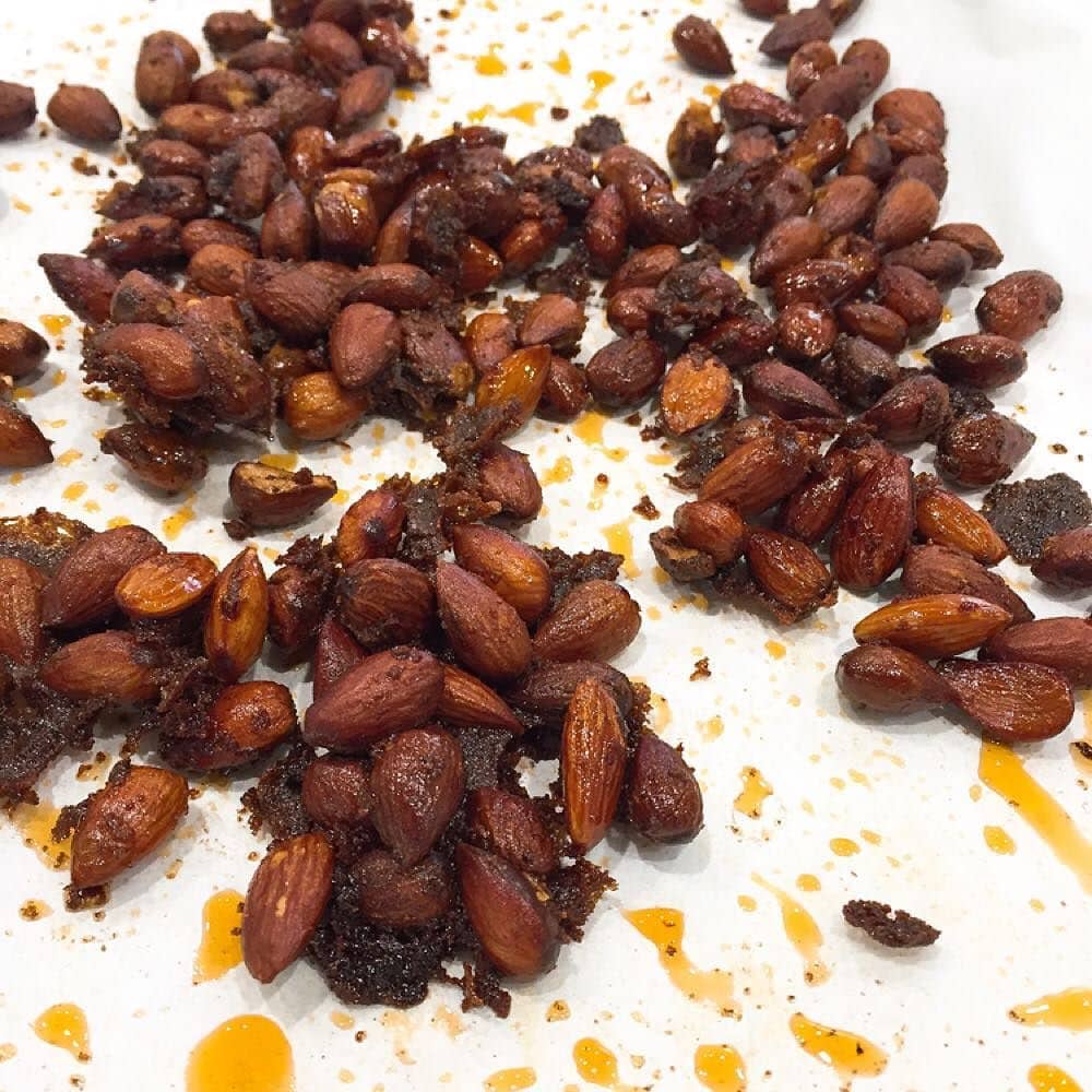 I_m_addicted_to_these_spicy_crunchy_almonds