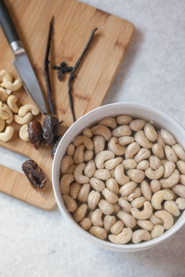 Cashew milk preparation