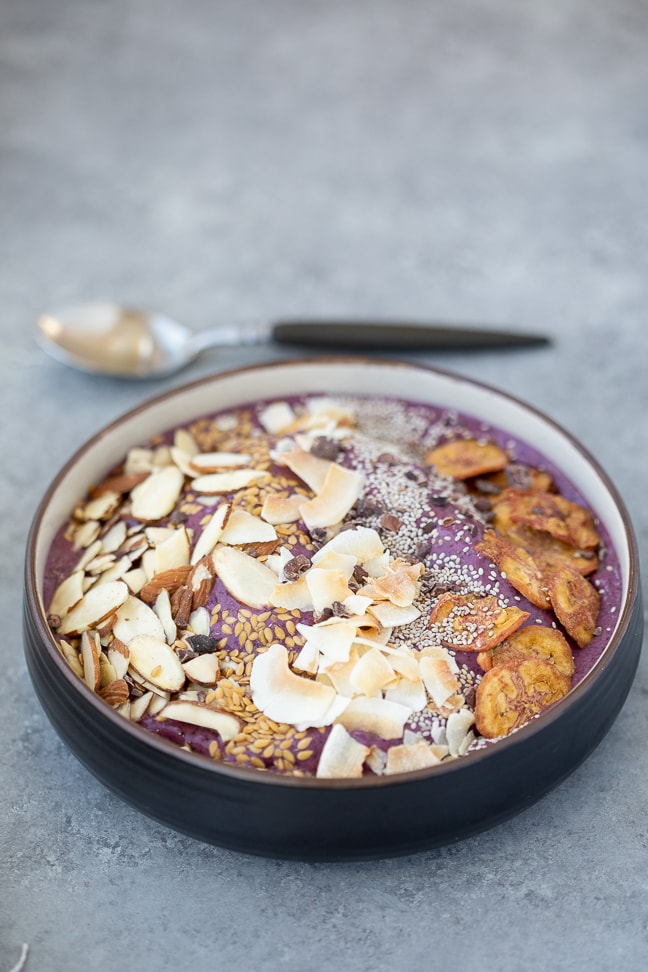 Classic Acai Bowls (vegan & gluten-free) - the pig & quill